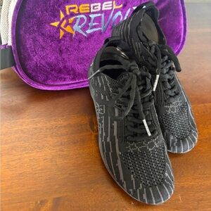 Youth size 2 black rebel revolt